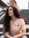Stadtliebe® | Nordsee T-Shirt mit gesticktem „Leuchtturm“ Rosa Heather 100% Bio-Baumwolle
