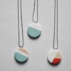 nahili KETTE UNIKAT "color dipping" Weißgold Holz Anhänger -  mint oder koralle