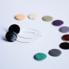 nahili OHRRINGE - dot hoops - Emaille Kreise diverse Farben wie weinrot, grau, nude, schwarz und silberne Creolen