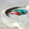 Knotenring Rot – Handgemacht aus recycelten Kabeln | KIZZU Schmuck Manufaktur 