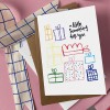 BRUSHMEETSPAPER Grusskarte "Geschenke" - Typografie-Grusskarte für Freund:innen & Familie inkl. Umschlag
