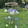 Wind – Baby Mobile aus Filz – Handgemachtes Geschenk fürs Babybett – Ettmoln