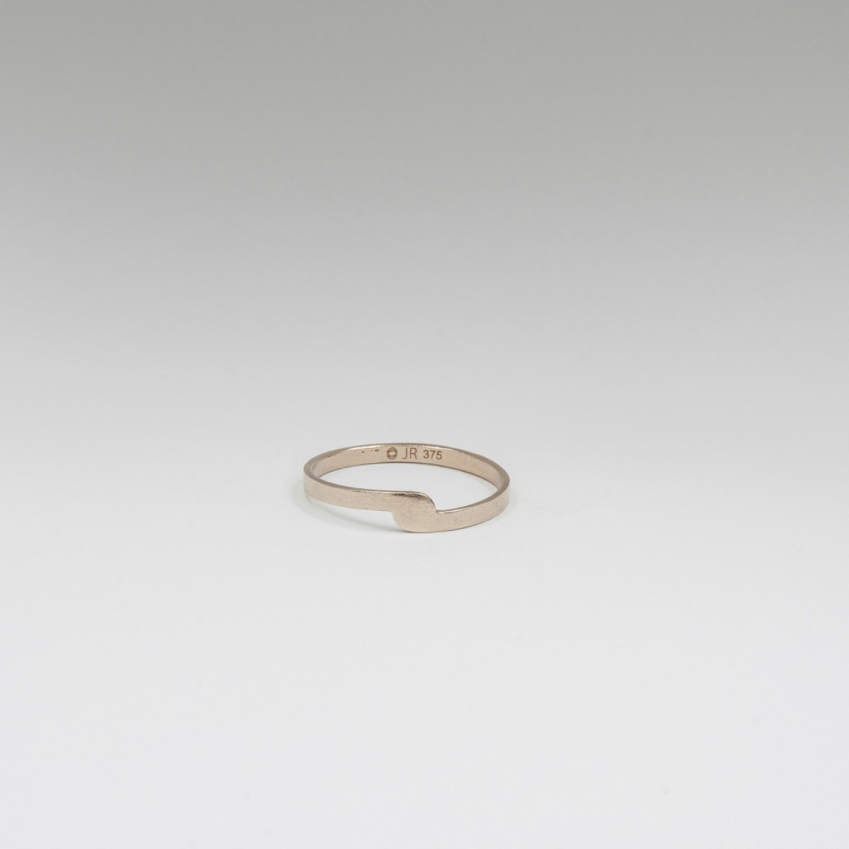 Jonathan Radetz Jewellery, Ring MEET, Gold 375