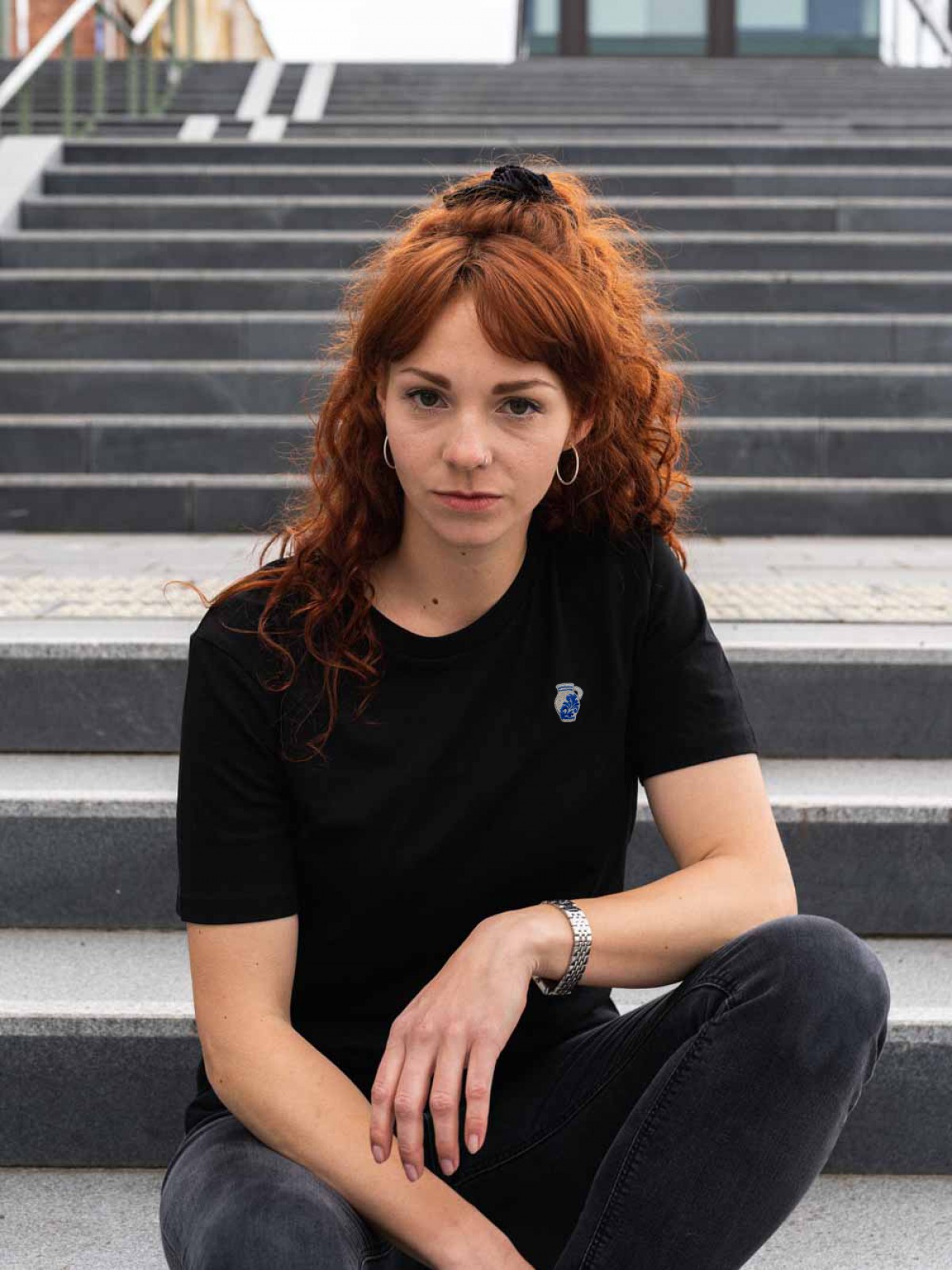 Stadtliebe® | Frankfurt T-Shirt mit gesticktem „Bembel“ Schwarz 100% Bio-Baumwolle
