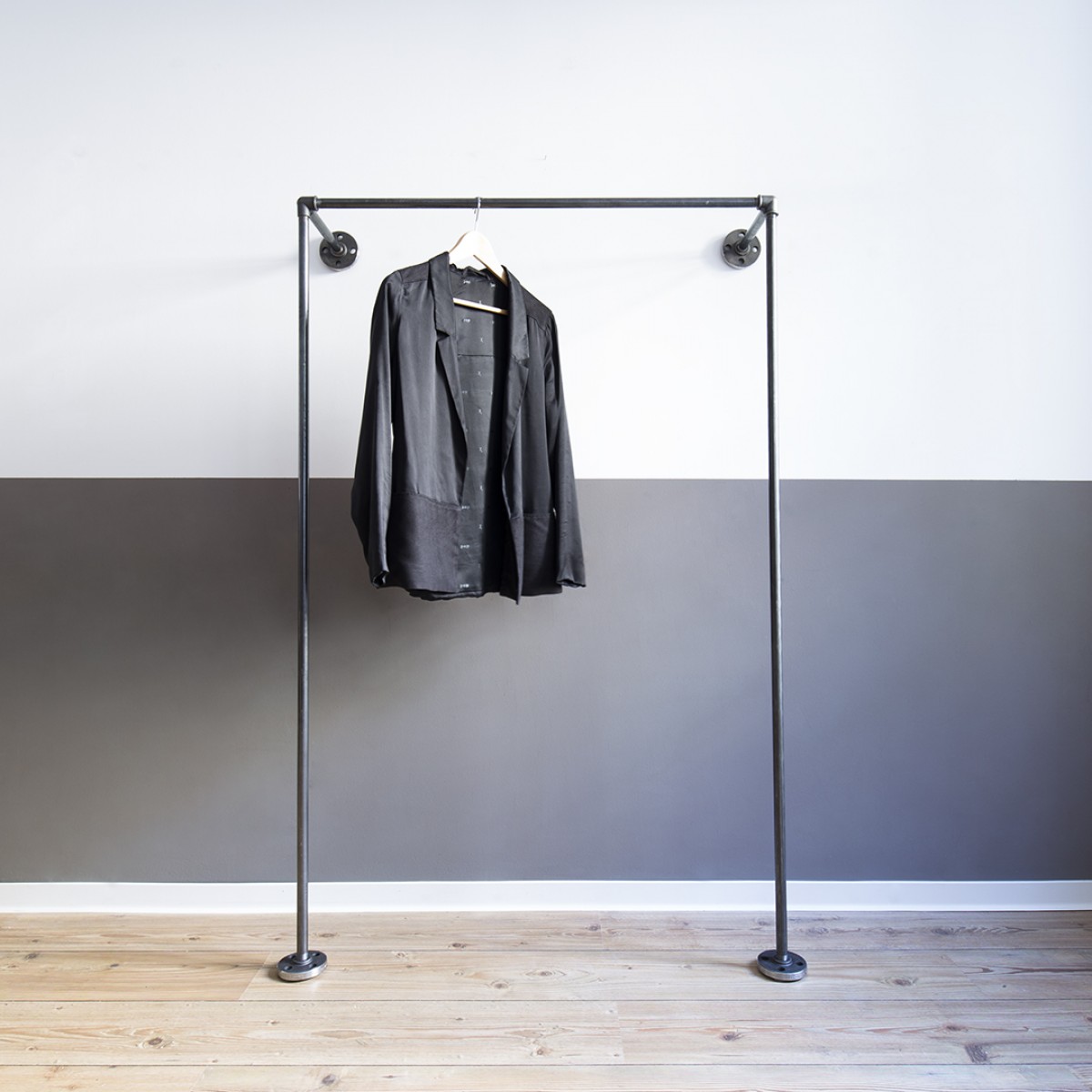 various Industrial Design Offener Kleiderschrank MONO LOW 