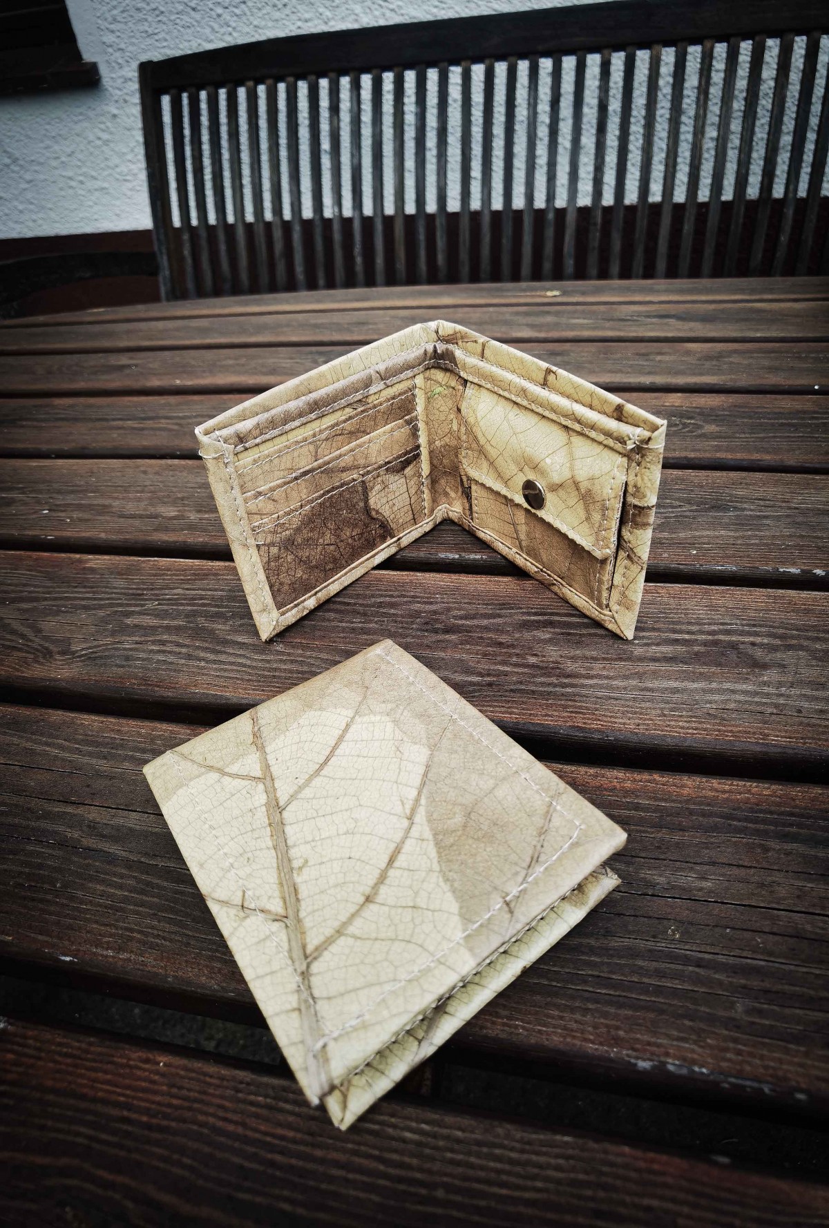 Portemonnaie aus laminierten Blättern in grün, 1-fach gefaltet - natur beige BY COPALA