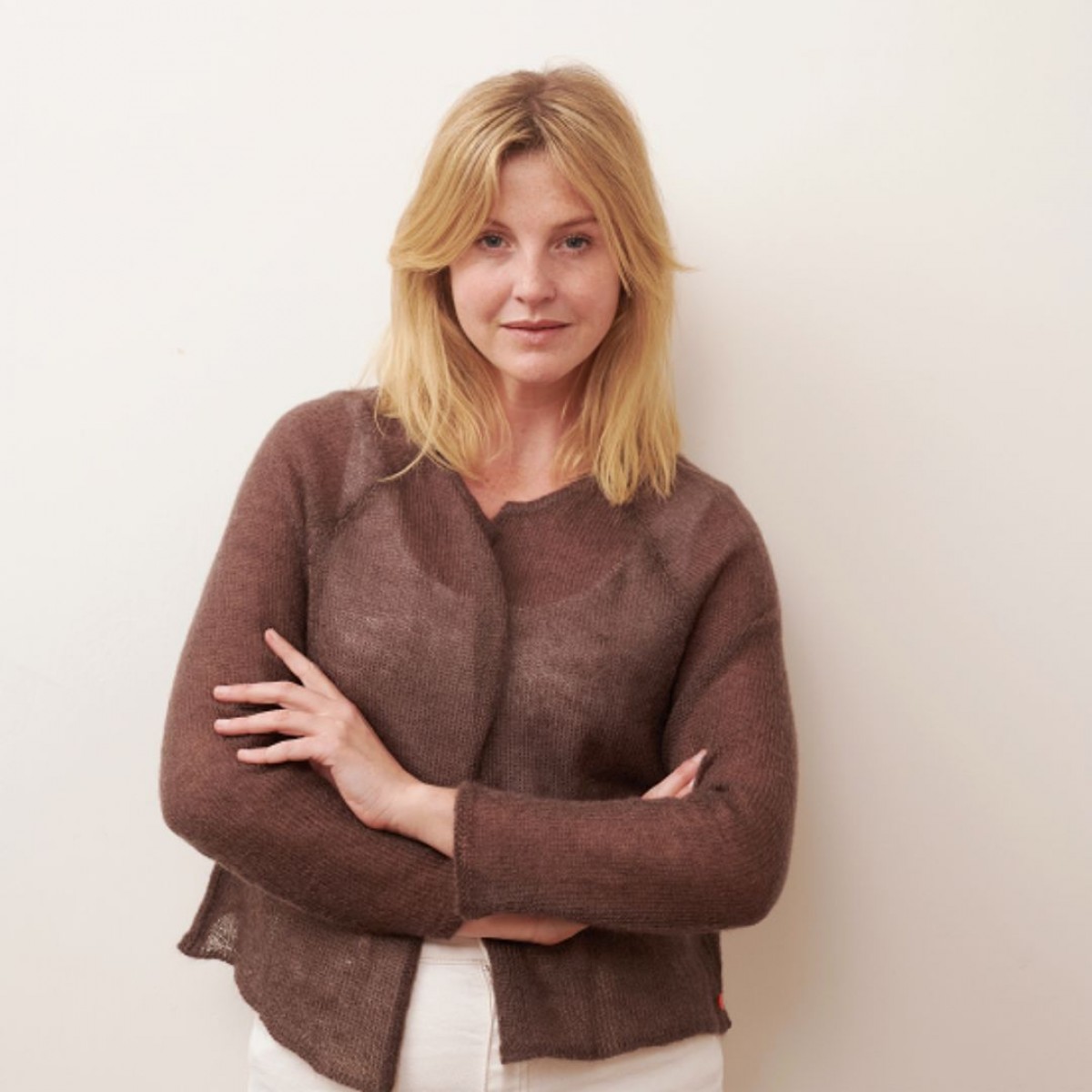 Mohair Cardigan XENIA mit Fältchen (dunkelbraun) von wildes.