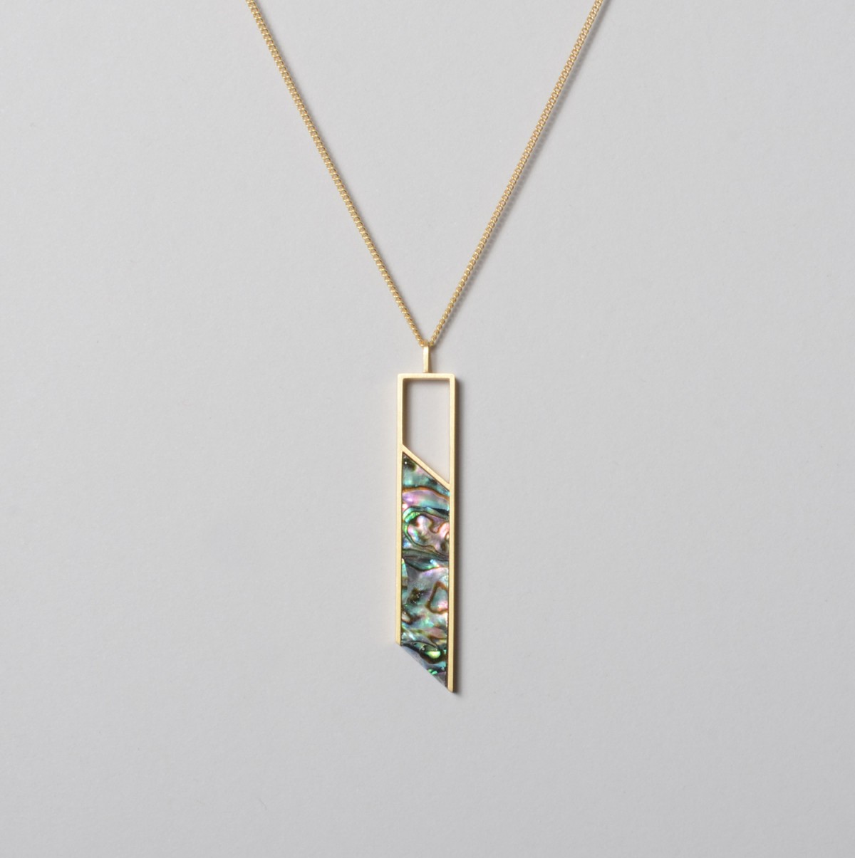 Teresa Gruber 
Anhänger "Mother of pearl- two"
925 Silber