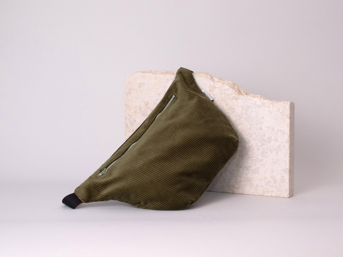 ZACAMO – Bauchtasche • Cord • L • olivgrün •