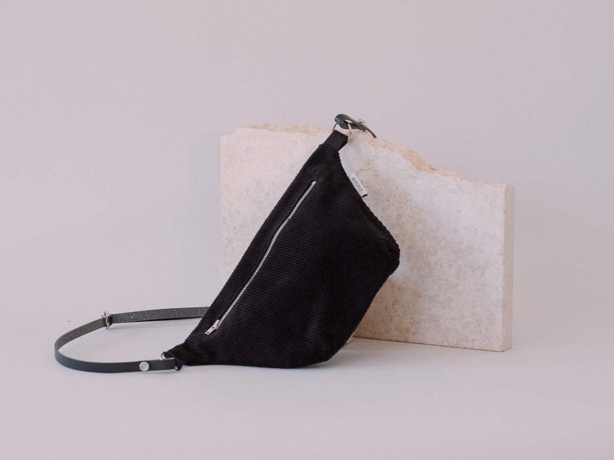 ZACAMO – Bauchtasche • Cord • tiefschwarz