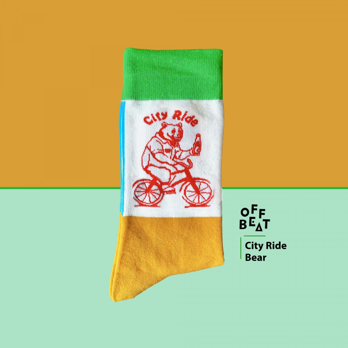 Bear Riding Bicycle Socken von Offbeat