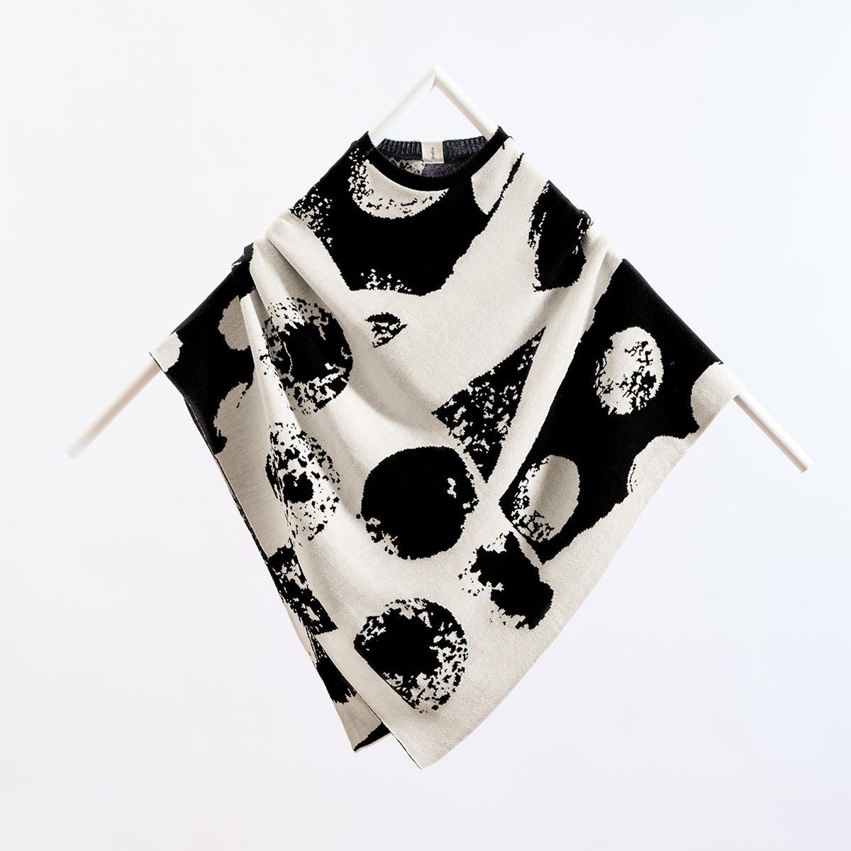 Poncho Bolas by DaDa