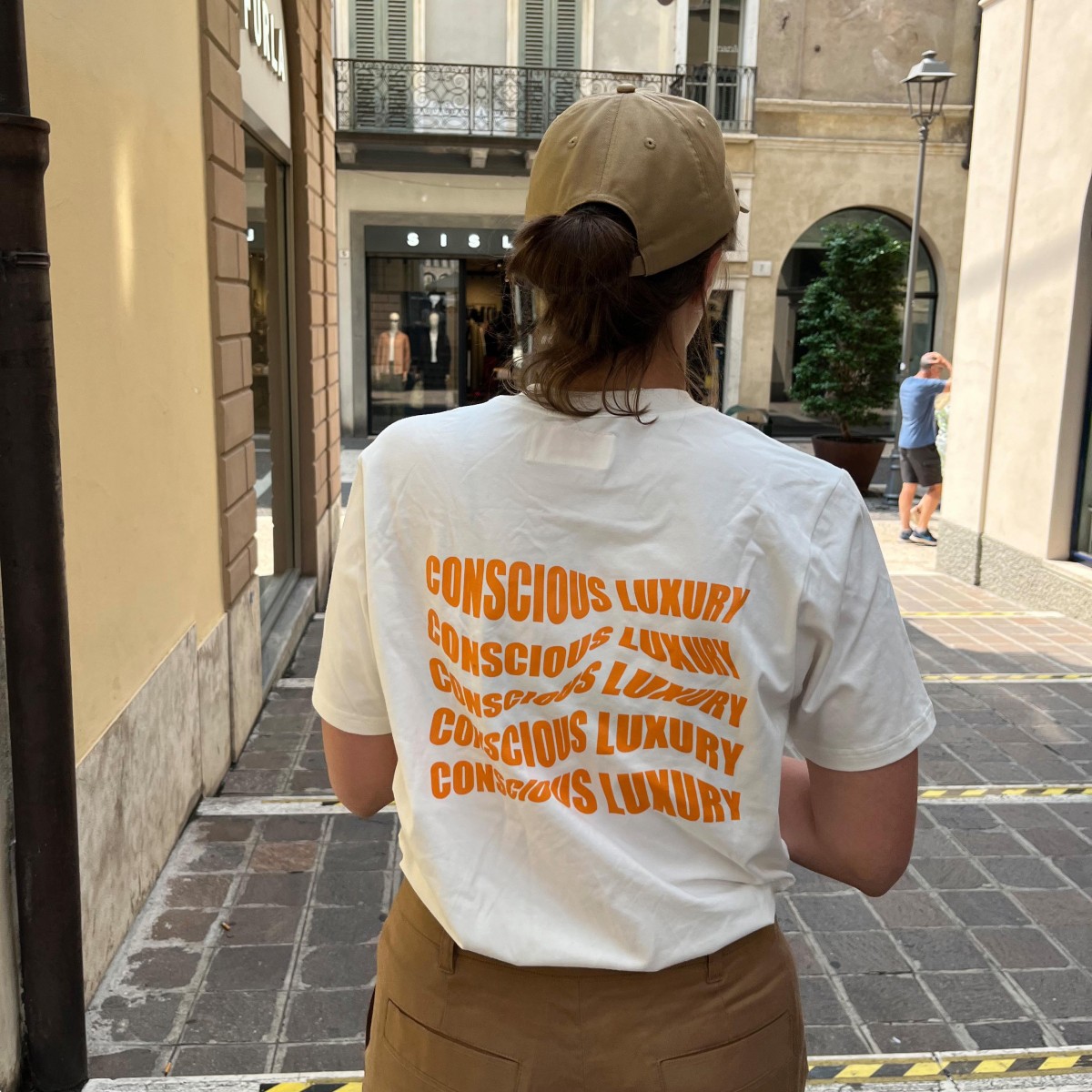 cølú Nachhaltiges Unisex T-Shirt 'Conscious Luxury ' mit Print
