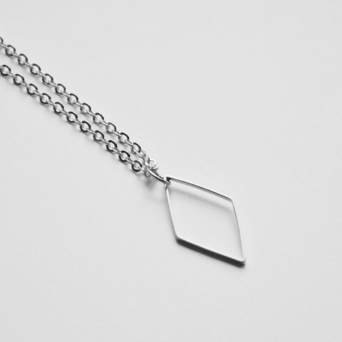 nahili KETTE "Shapes" minimal Anhänger Raute - weißgold (silbern) oder gold plattiert 
