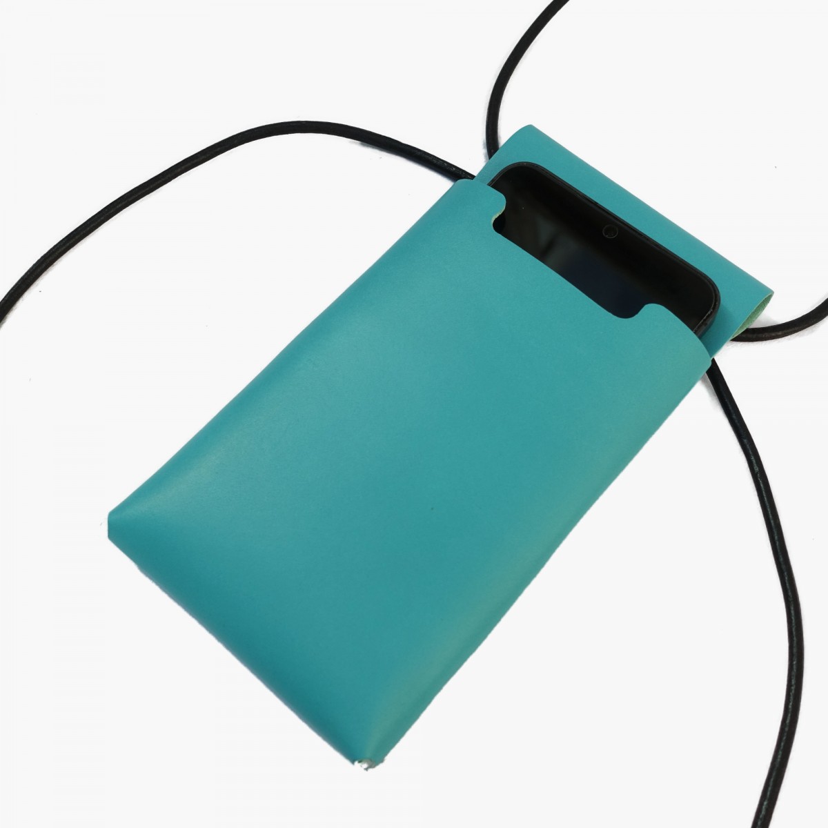 EINFACHDESIGN Handytasche zum Umhängen türkis aus pflanzlich gegerbtem Leder mit verstellbarem Riemen