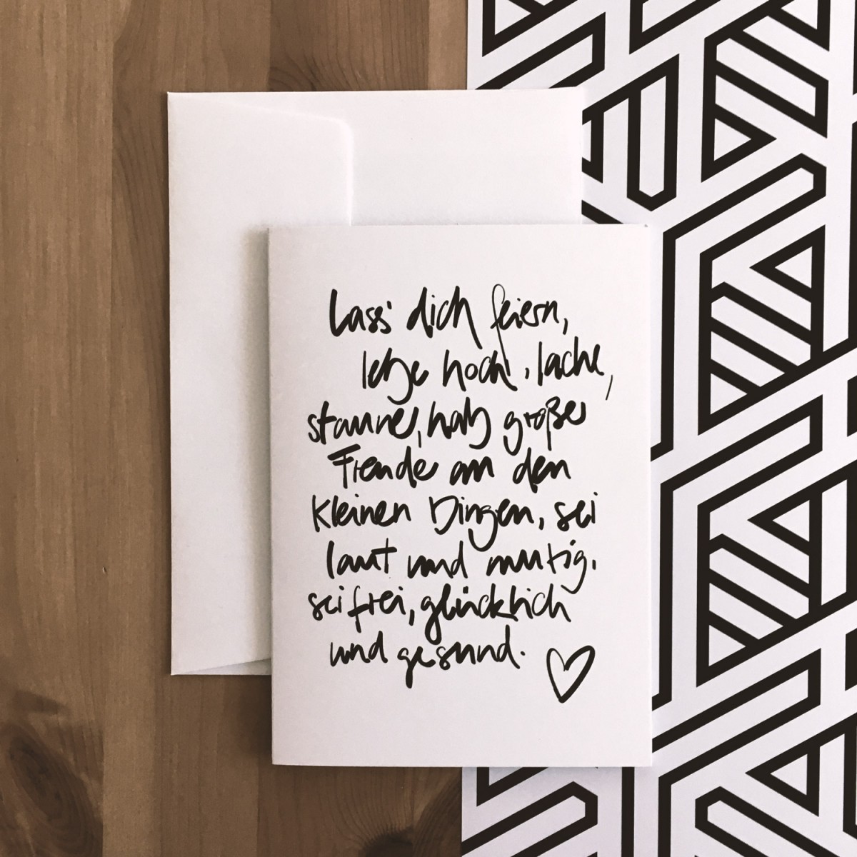 Love is the new black – Grußkarte "Lass Dich feiern“