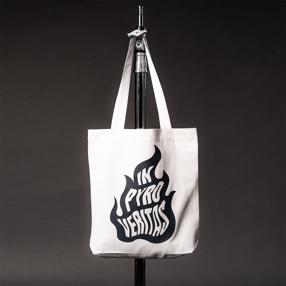Fußball-Tote Bag PYRO von HANDS OF GOD