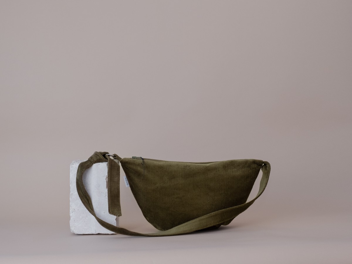 ZACAMO - Halbmondtasche • Cord • khaki