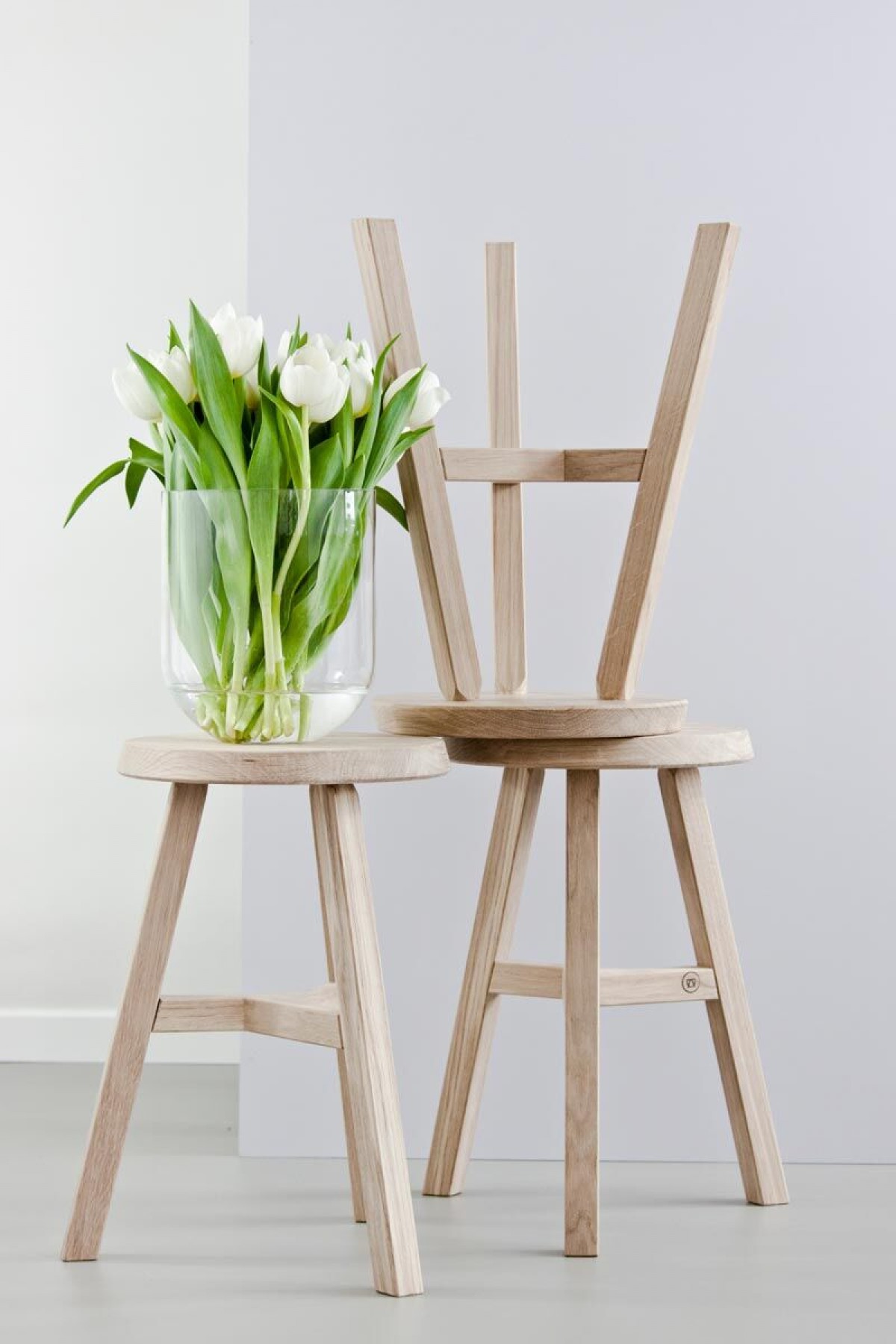 Designhocker "Lia" aus Massivholz (Weißöl) - Anton Doll Holzmanufaktur