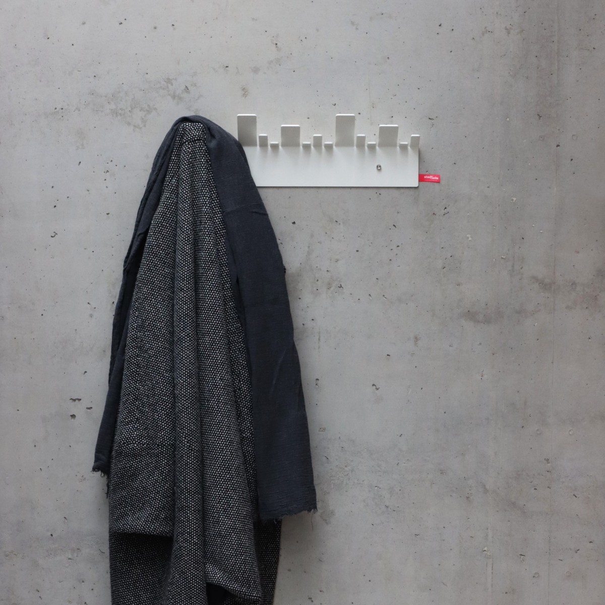 OBE Wandgarderobe in Weiss |  stadtteile