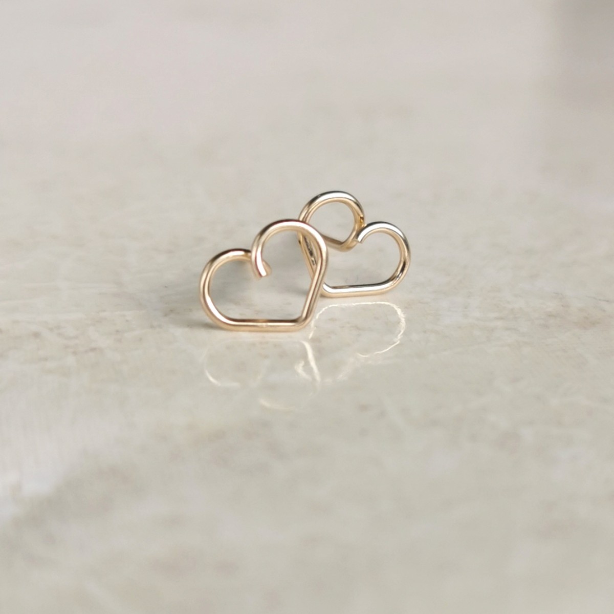 zarte Ohrringe mit Herz Symbol - in Sterling Silber und (Rosé) Gold Filled - KIZZU Schmuck