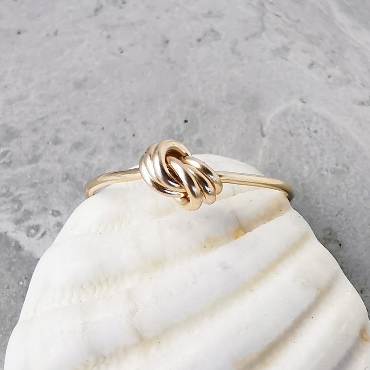 raffinierter Knotenring, knot a diamond - in Gold Filled - KIZZU Schmuck