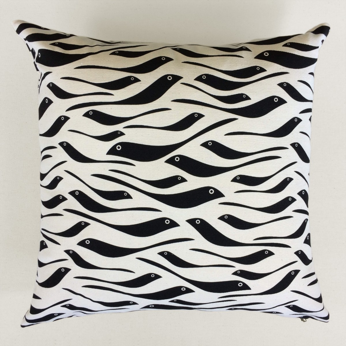 Print now - Riot later ● Kissen Schwalbe, Stoffsiebdruck
