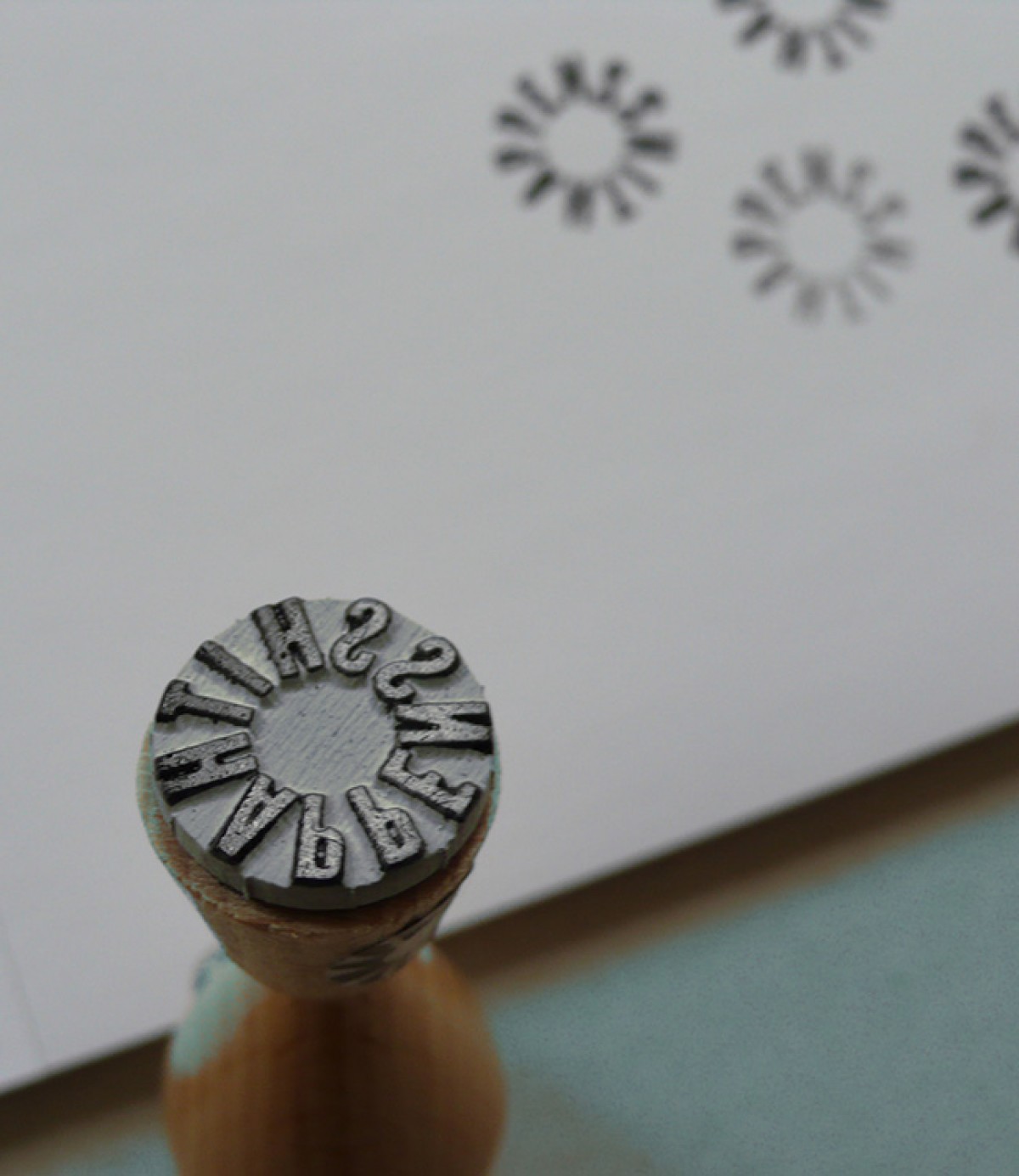 LIT & MIX Stempel – Shit Happens
