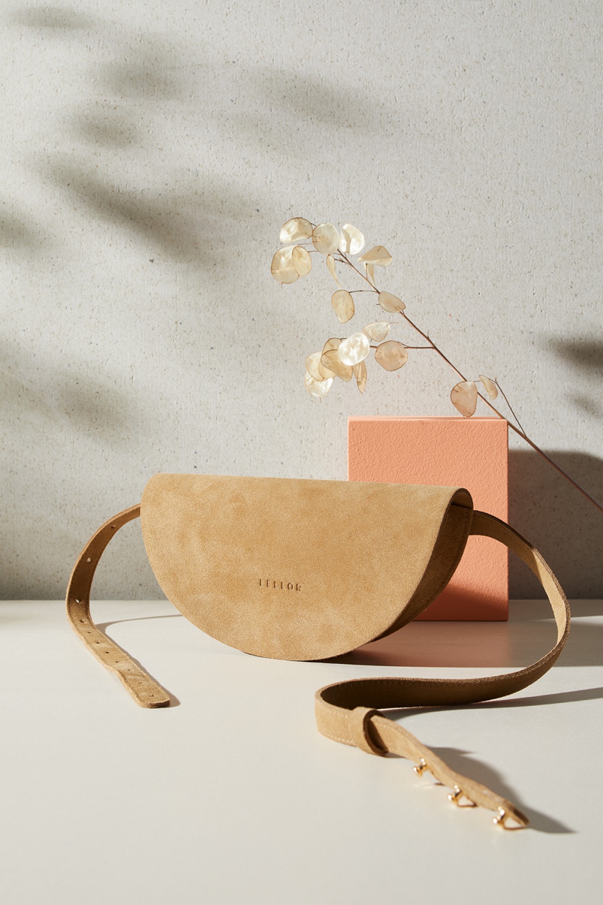 LELLOR Halfmoon Bag "Lion"