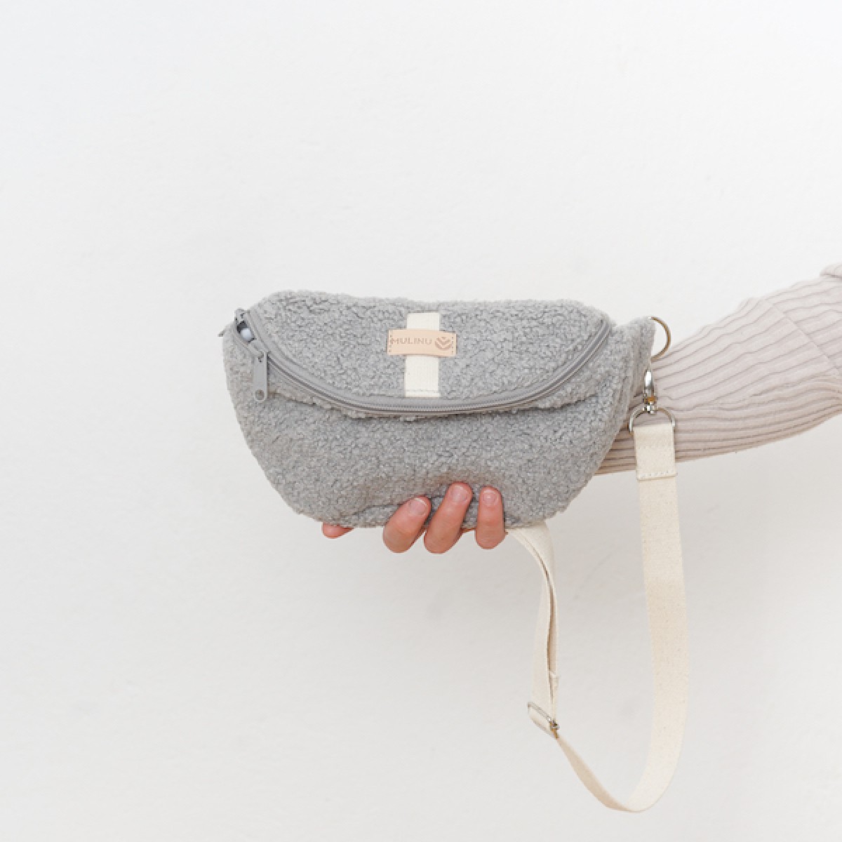 MULINU | Teddy Bauchtasche Grau HENNES