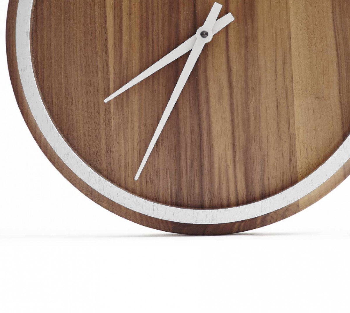 OTONO-DESIGN Wanduhr Madera Nussbaum
