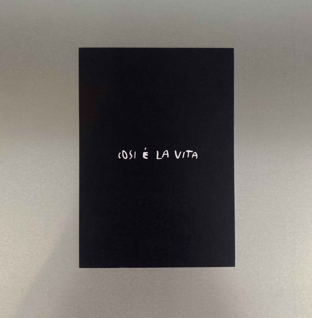 Love is the new black - Postkarte
"Cosi"