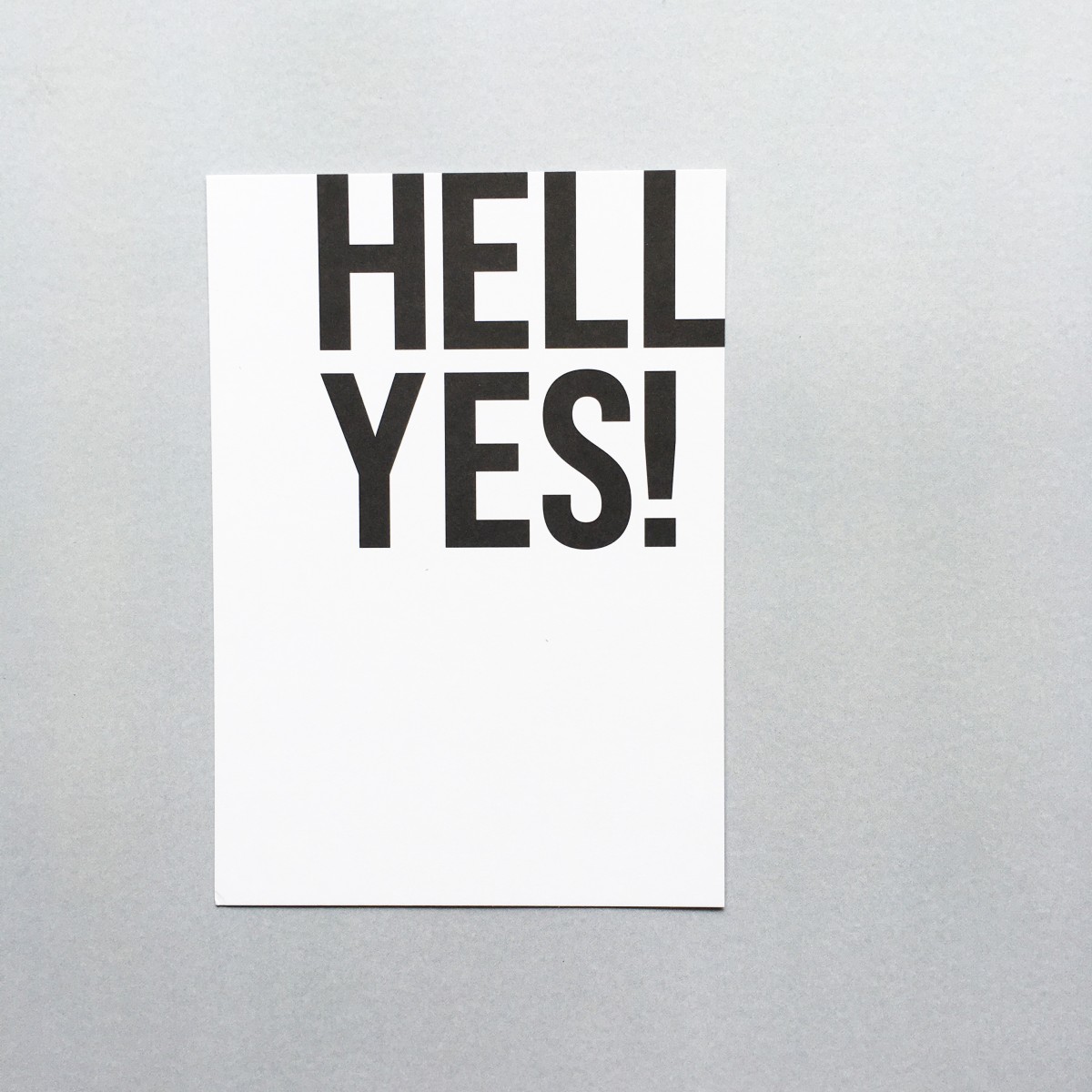 Love is the new black - Postkarte -
Hell yes 