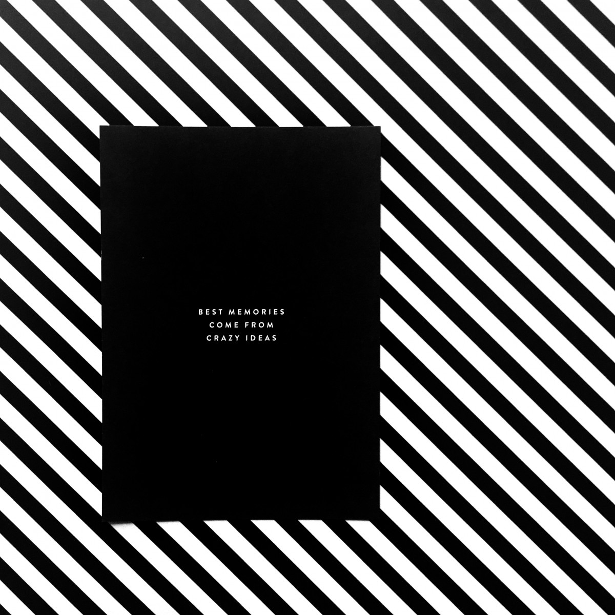 Love is the new black - Postkarte - 
Memories 