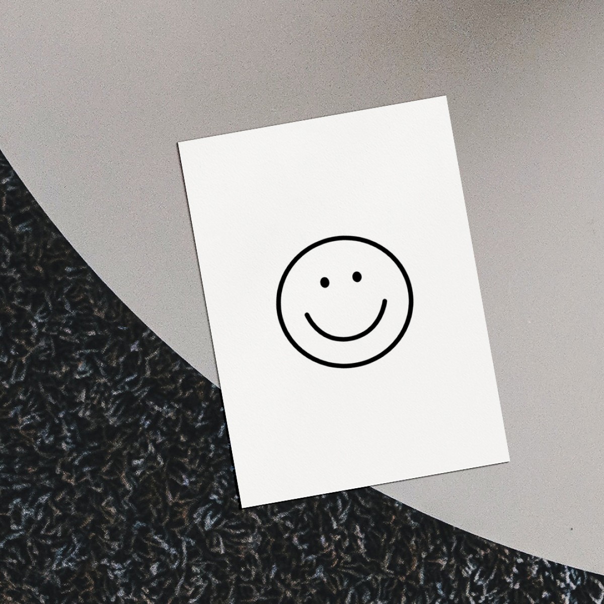 Love is the new black - Postkarte - 
Smile 