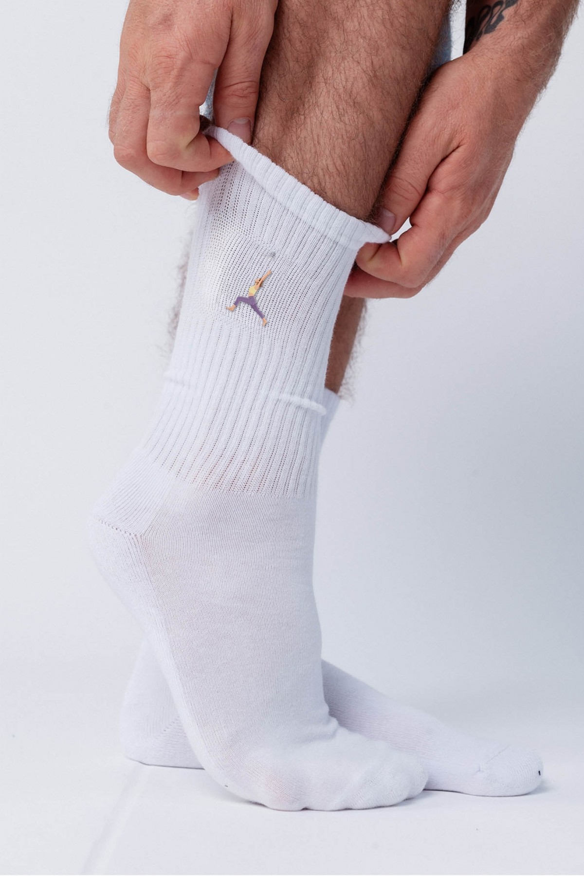 Pilates Pose | Bestickte Bio Baumwoll Socken mit Grip-Sohle | Fashion Drinks