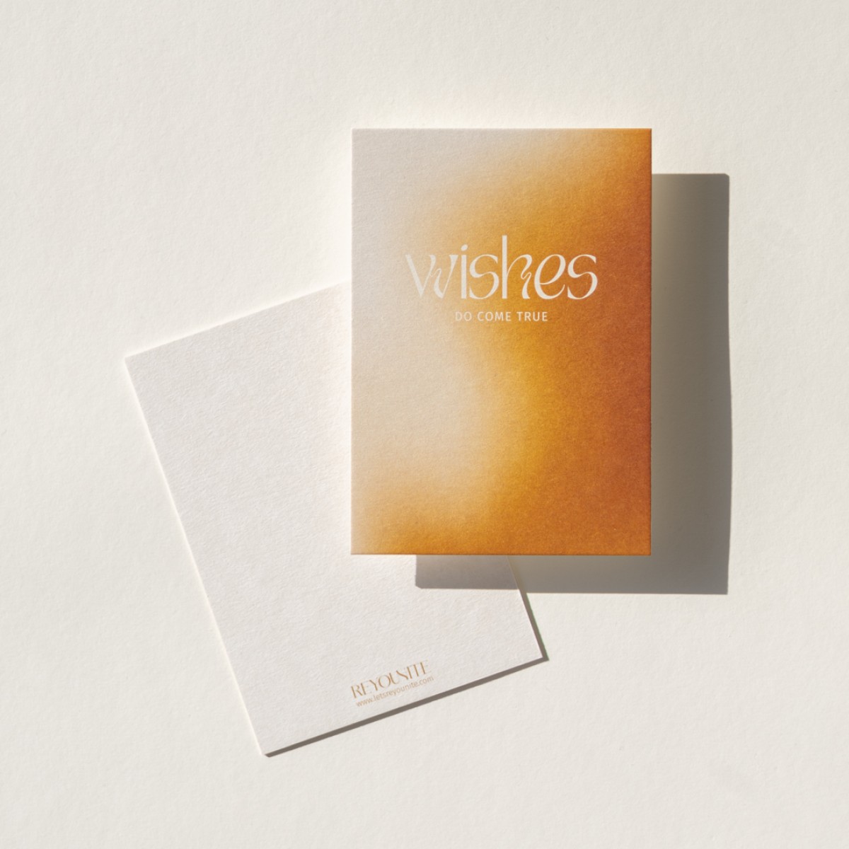 Wishes do come true. Postkarte mit Briefumschlag. Von REYOUNITE