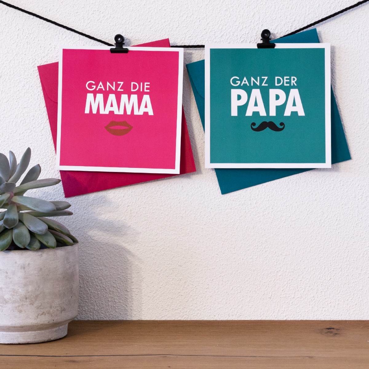 TYPOP 2-teiliges Set Babykarte "Ganz der Papa / Ganz die Mama" quadratisch inkl. Umschläge