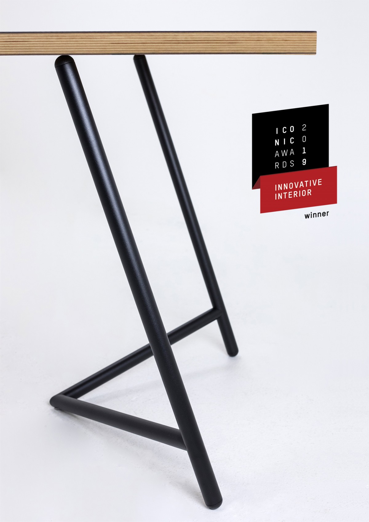 "Varius" Tischböcke mit Linoleum-Multiplexplatte von Rahmlow