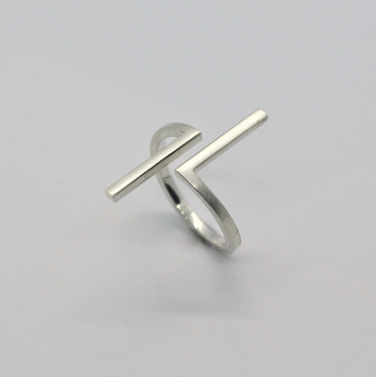 Ring "Verschoben" aus 925/- Silber von DOPPELLUDWIG