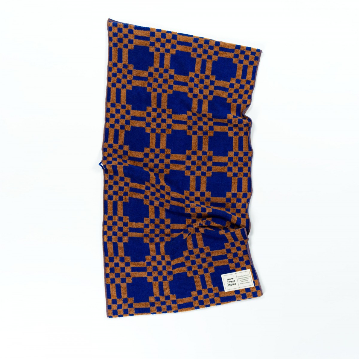 Towel.Studio | Weave Handtuch | Azure & Chestnut