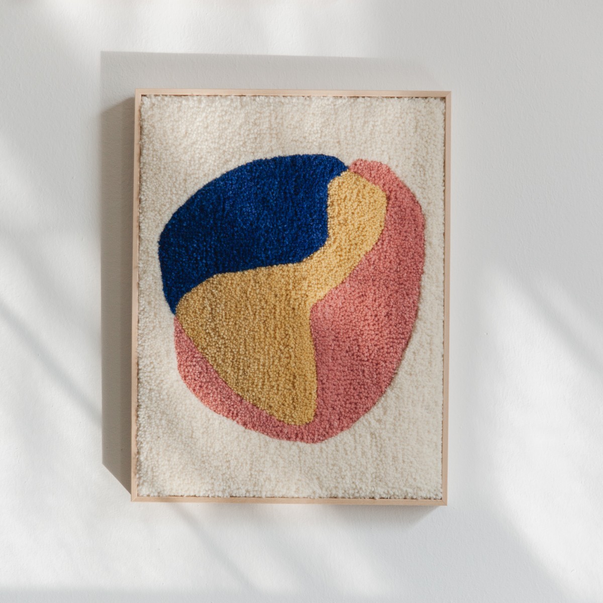 Gerahmter Wandteppich - INBETWEEN III // Rosa Rauscher