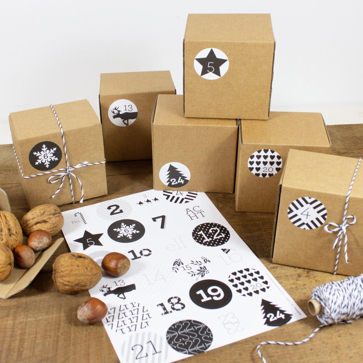 Bow & Hummingbird Adventskalender Set mit Boxen "Schwarz/Weiß"