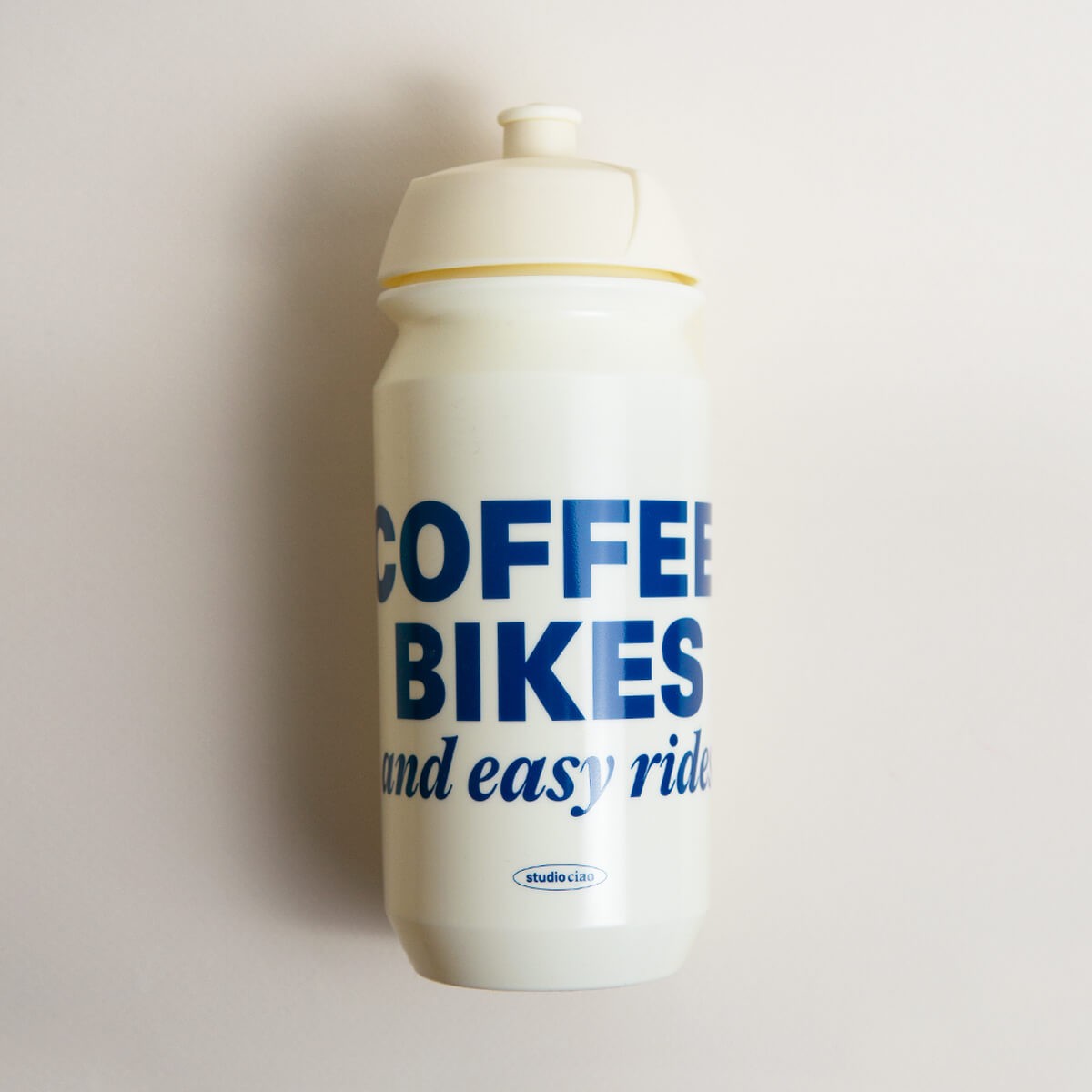 "COFFEE, BIKES & easy rides" Bidon, 500 ml Trinkflasche – studio ciao