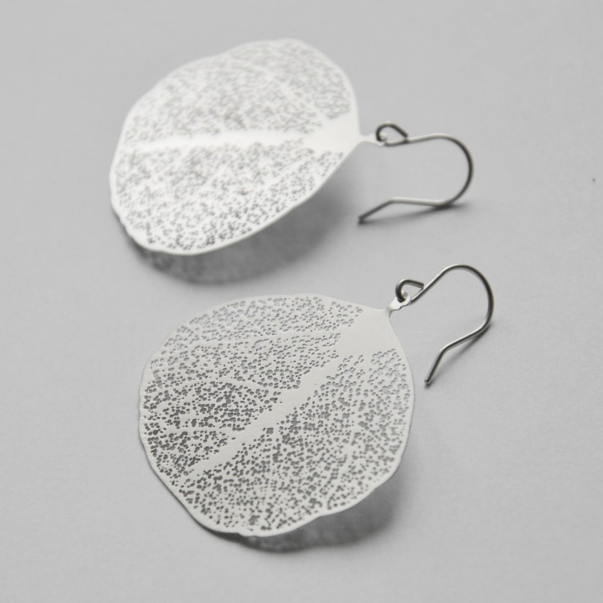 na.hili OHRRINGE zarte Blätter - "small leafs" Weißgold oder 925 Silber 