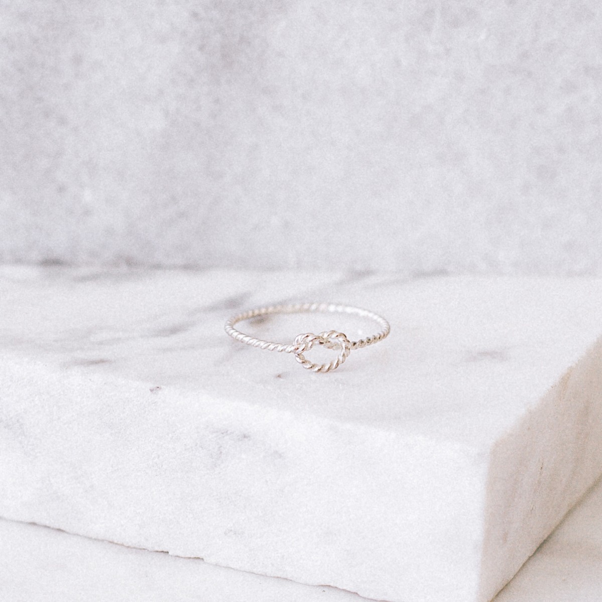 iloveblossom KNOTS OF LOVE RING // twisted silver