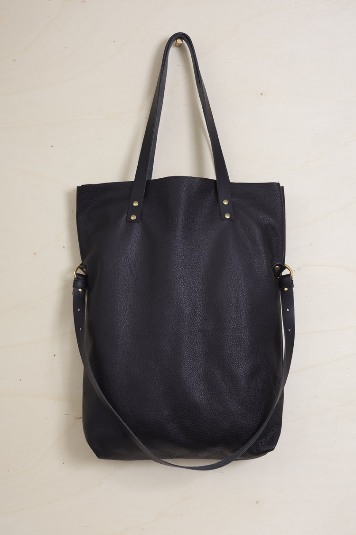 LELLOR M Crossbody - Schwarz
