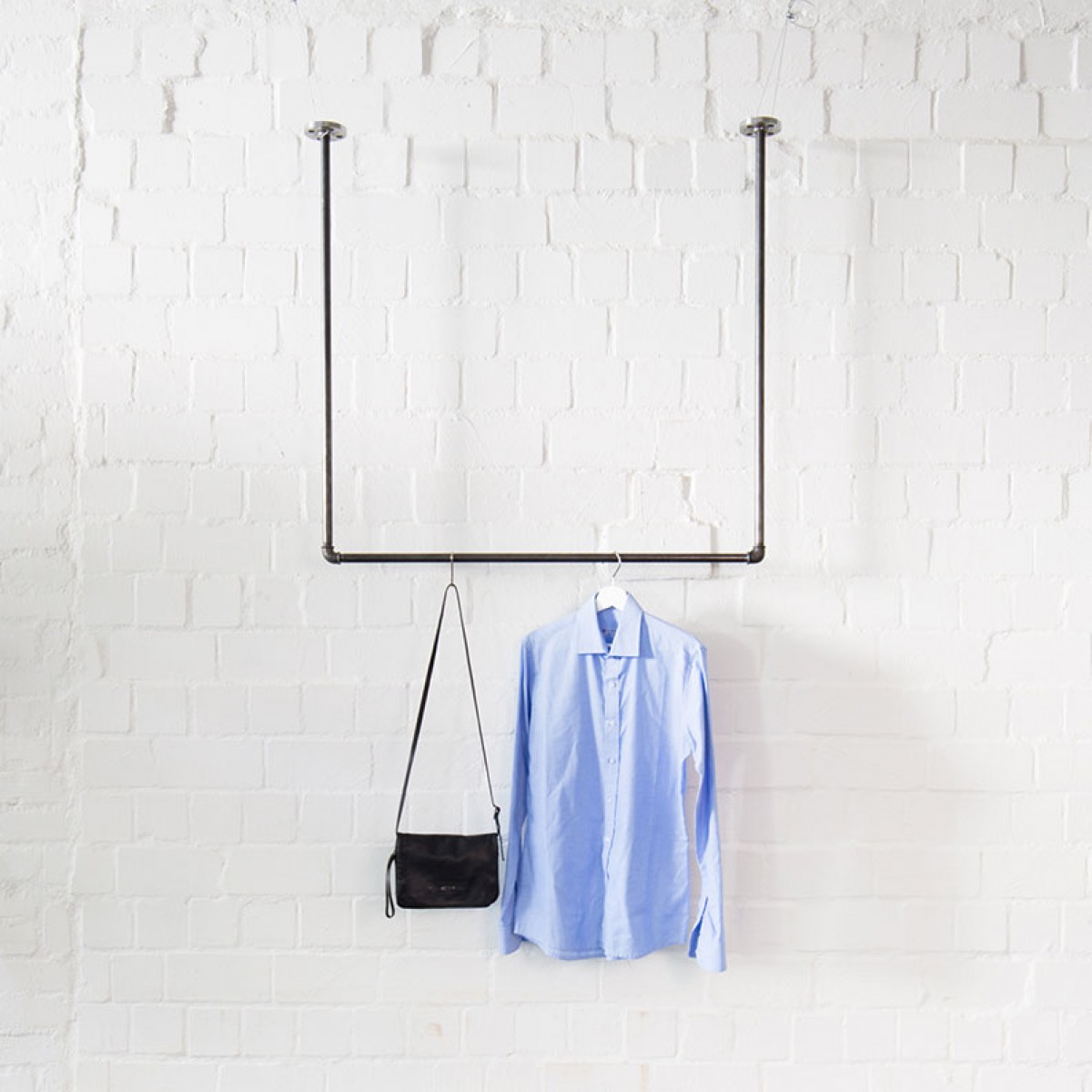 various Kleiderstange für Deckenmontage im Industrial Design · Deckenbefestigte Garderobe SWING (Sonderanfertigung)