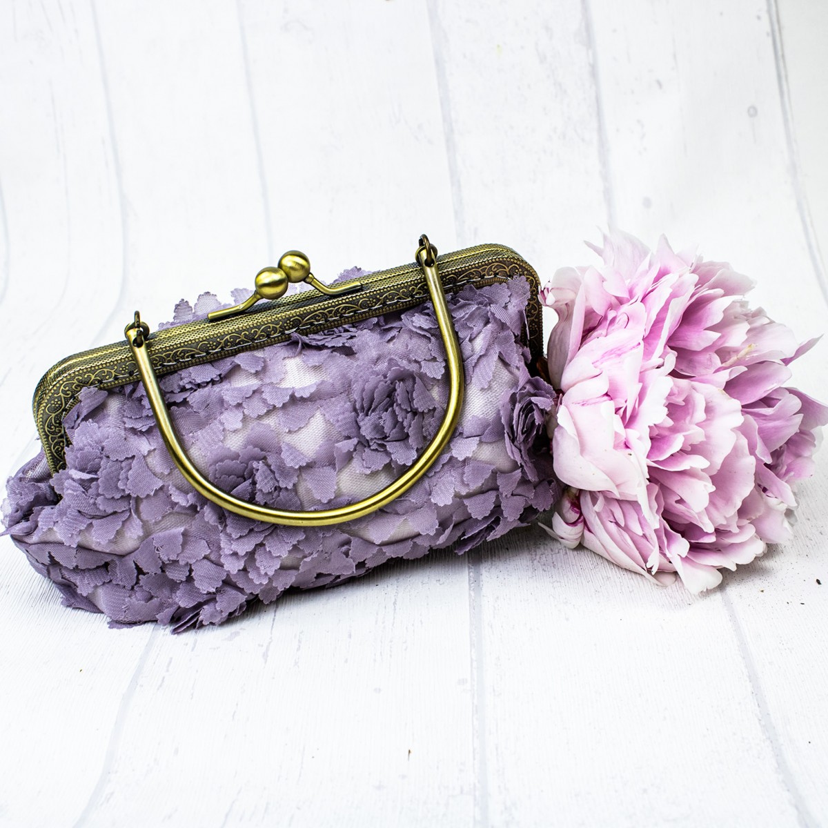 nathys_illustration Abendtäschchen/Schminktäschchen "lilac dreams" 18x10x7 cm Unikat