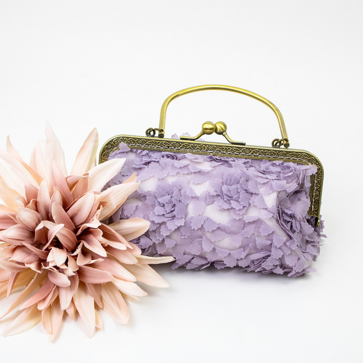 nathys_illustration Abendtäschchen/Schminktäschchen "lilac dreams" 18x10x7 cm Unikat